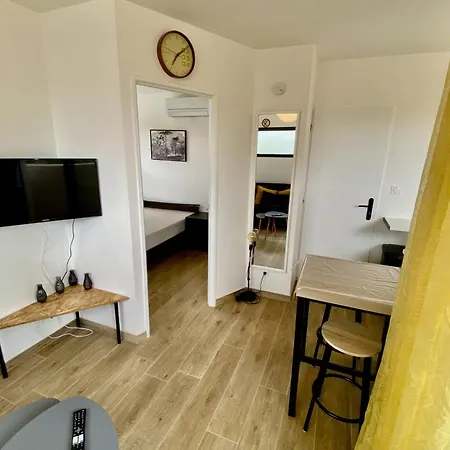 Апартаменты T2 With Balcony Near The Hypercenter Сен-Жан-де-Веда